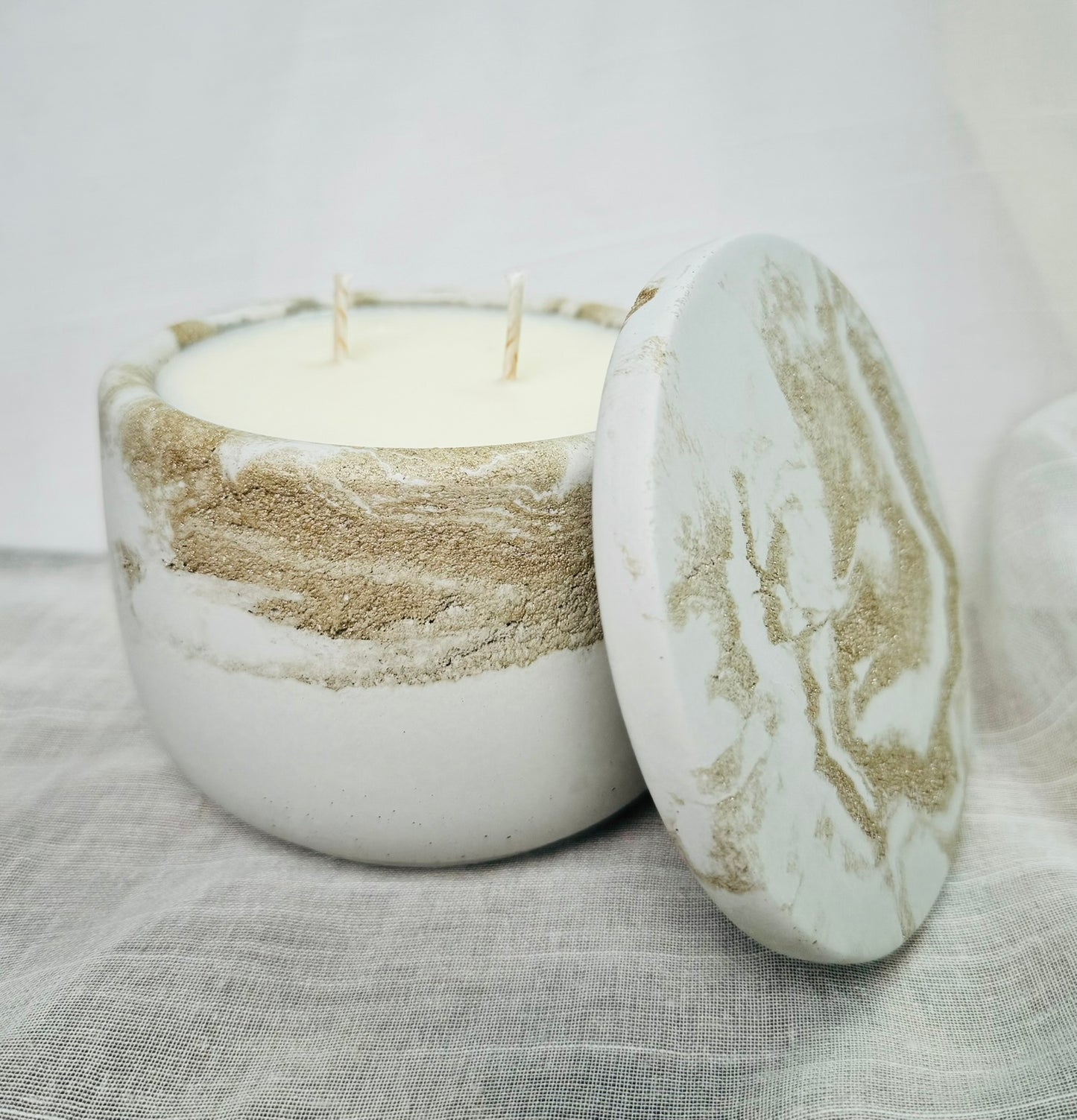 Queen Charlotte Concrete Candle